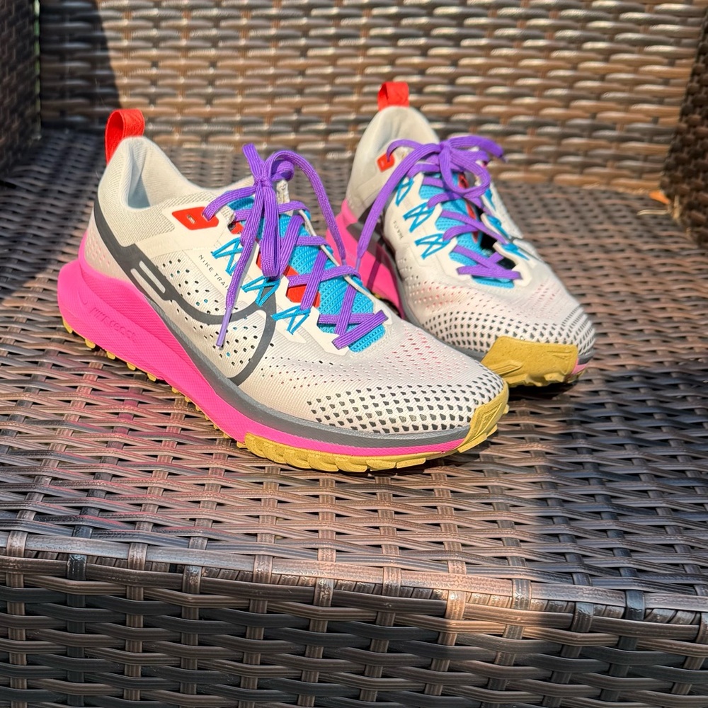 Nike Pegasus Trail 4 Size women’s 8.5  Great condition. Rarely worn.